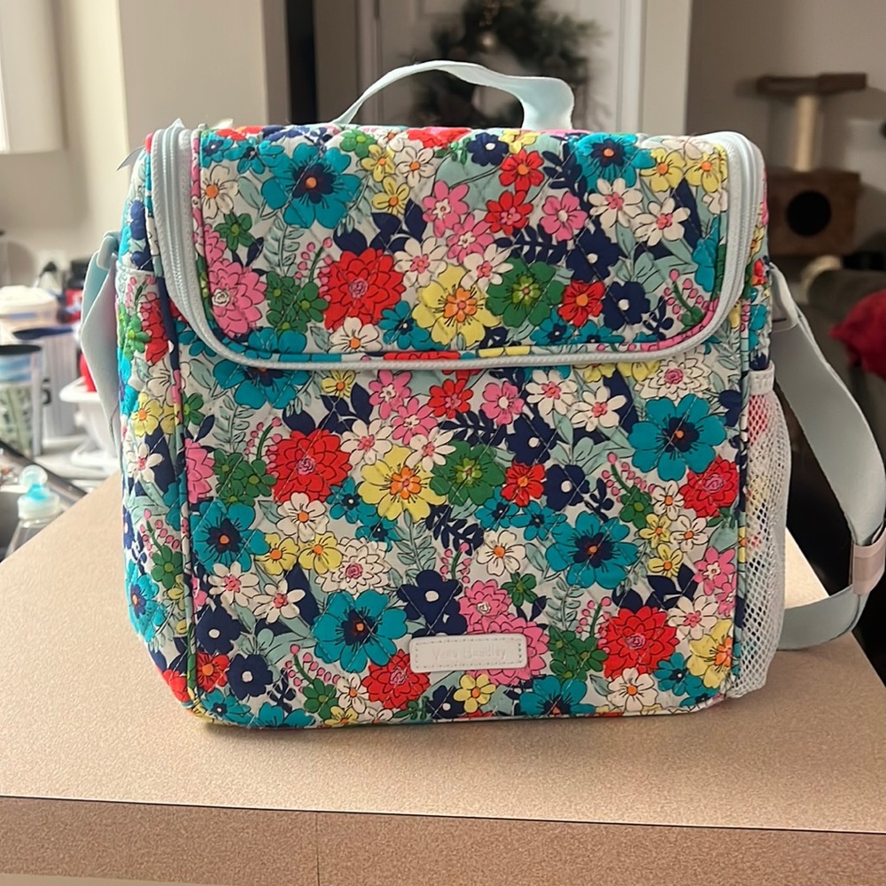 Vera Bradley lunchbox, new with tags